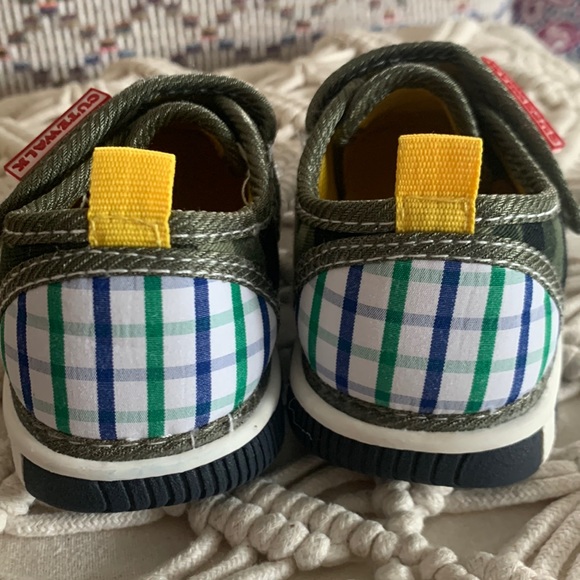 Camo car Baby Walker shoes size 4.5 - Picture 3 of 9